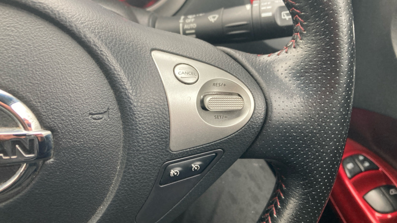 Nissan Juke 1.5 dCi Tekna 5dr Diesel Hatchback